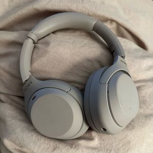 Sony Wireless Headphones silver